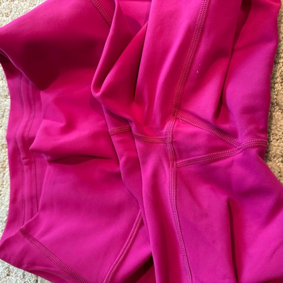 Lululemon Wunder Train size 6 Ripened Raspberry - Picture 4 of 5